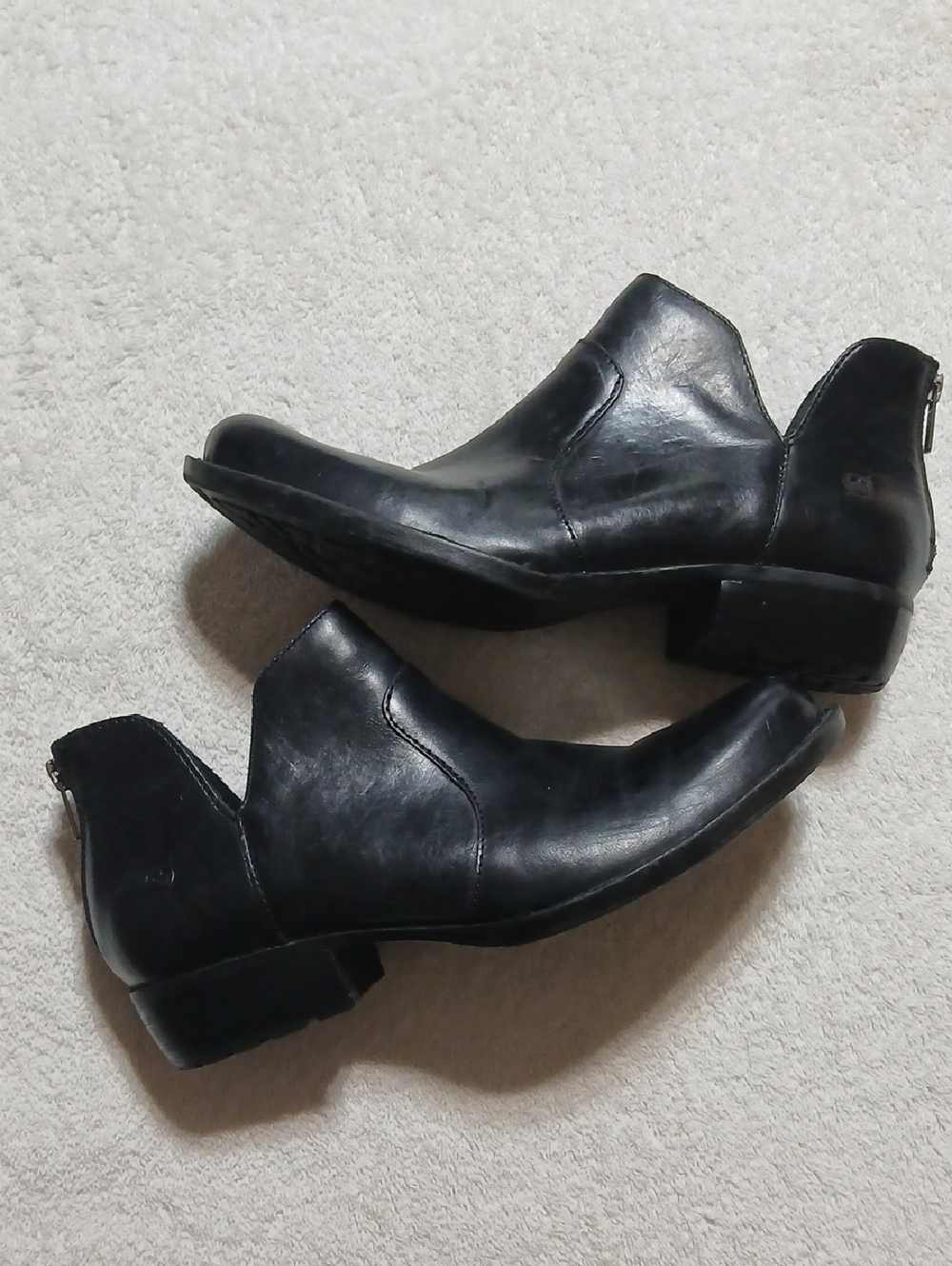 Born Kerri leather ankle booties black Size 9